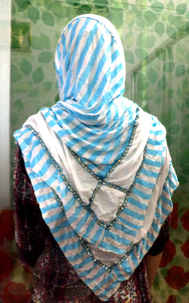 ওড়না হিজাব পেষ্ট+সাদা কালার স্টাইপ